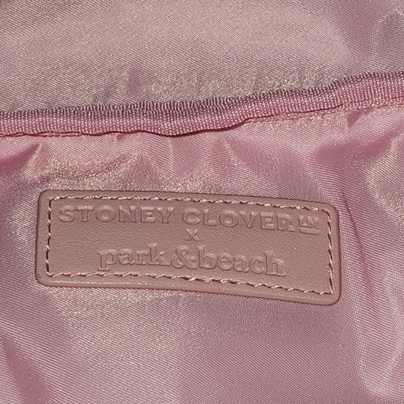 Stoney Clover Ln - Park & Beach jumbo fanny pack - Picture 4 of 13